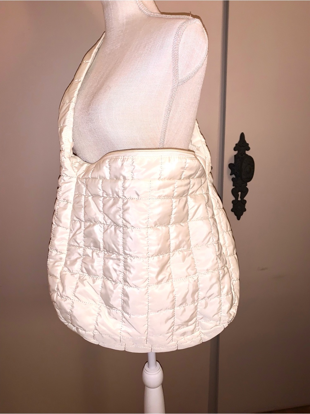 Quilted Cream Shoulder Bag – Lightweight Everyday Tote NWOT